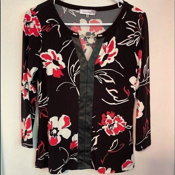 3/$25 CALVIN KLEIN Black Floral Faux Leather Details Top.Size XS - Picture 4 of 11